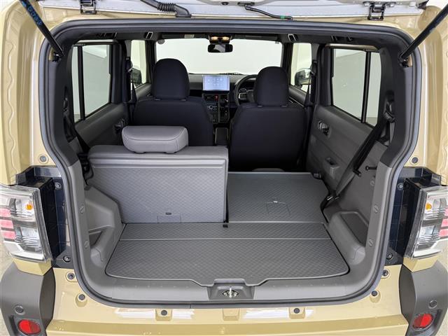 タフト Ｇターボ　ダーククロムベンチャー　純正９型ディスプレイオーディオ　フルセグＴＶ　Ｂｌｕｅｔｏｏｔｈ接続　ＨＤＭＩ　アダプティブクルーズコントロール　ガラスルーフ　バックカメラ　電動パーキングブレーキ　オートホールド　衝突軽減ブレーキ（22枚目）