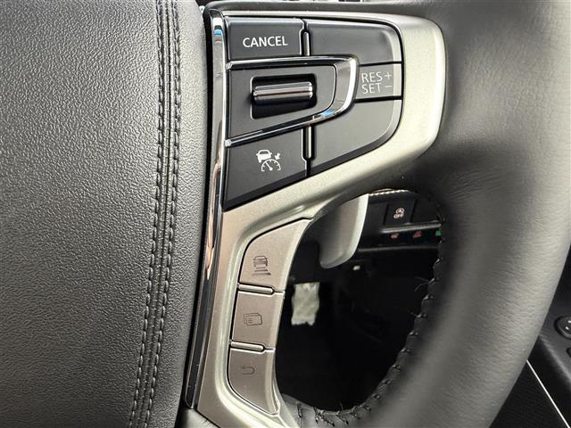 デリカＤ：５ シャモニー　登録済未使用車　両側パワースライドドア　ブラインドスポットモニター　衝突被害軽減ブレーキシステム　レーダークルーズコントロール　車線逸脱警報システム　ＬＥＤヘッドライト　ハーフレザーシート　スマートキ（7枚目）