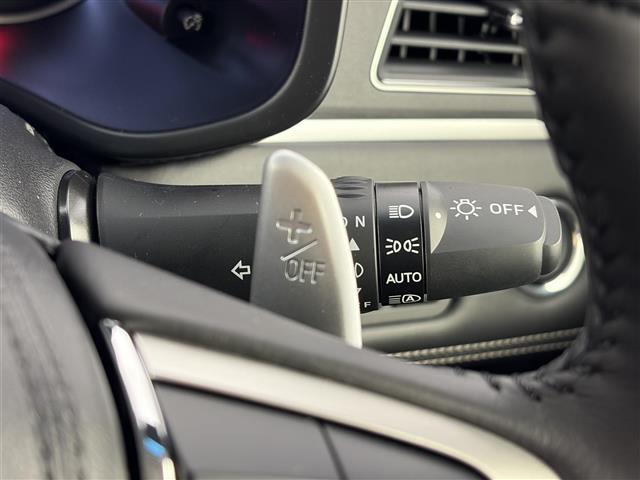 デリカＤ：５ シャモニー　登録済未使用車　両側パワースライドドア　ブラインドスポットモニター　衝突被害軽減ブレーキシステム　レーダークルーズコントロール　車線逸脱警報システム　ＬＥＤヘッドライト　ハーフレザーシート　スマートキ（9枚目）