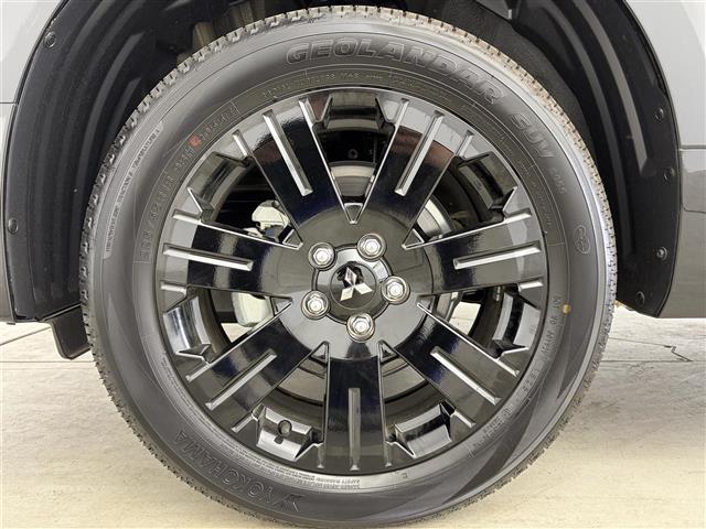 デリカＤ：５ シャモニー　登録済未使用車　両側パワースライドドア　ブラインドスポットモニター　衝突被害軽減ブレーキシステム　レーダークルーズコントロール　車線逸脱警報システム　ＬＥＤヘッドライト　ハーフレザーシート　スマートキ（40枚目）