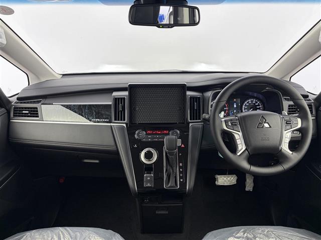 デリカＤ：５ シャモニー　登録済未使用車　両側パワースライドドア　ブラインドスポットモニター　衝突被害軽減ブレーキシステム　レーダークルーズコントロール　車線逸脱警報システム　ＬＥＤヘッドライト　ハーフレザーシート　スマートキ（42枚目）