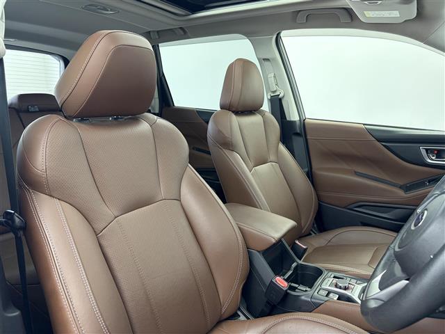 フォレスター アドバンス　アイサイト　サンルーフ　純正ナビ　Ｂｌｕｅｔｏｏｔｈ接続　ＤＶＤ／ＣＤ　フルセグＴＶ　ＡＭ／ＦＭ　バック／サイドカメラ　ＥＴＣ　レザーシート　メモリー付きパワーシート　シートヒーター　衝突軽減ブレーキ（23枚目）