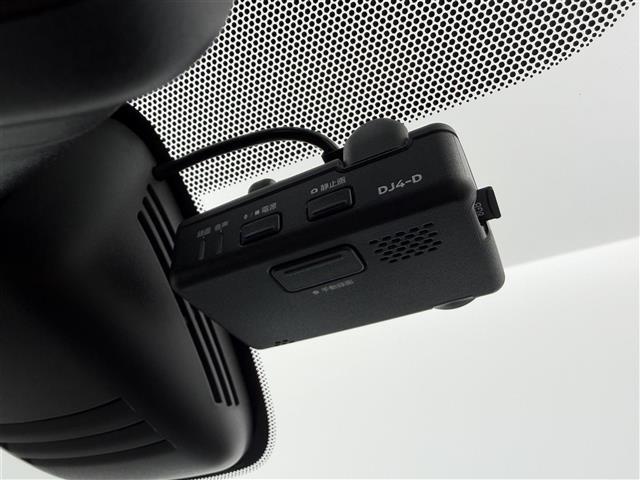 セレナ ハイウェイスター VセレクションII プロパイロット 純正SDナビ Bluetooth接続 CD/DVD再生 AM/FM フルセグTV ドライブレコーダー ビルトインETC シートヒーター ステアリングヒーター ステアリングスイッチ(17枚目)