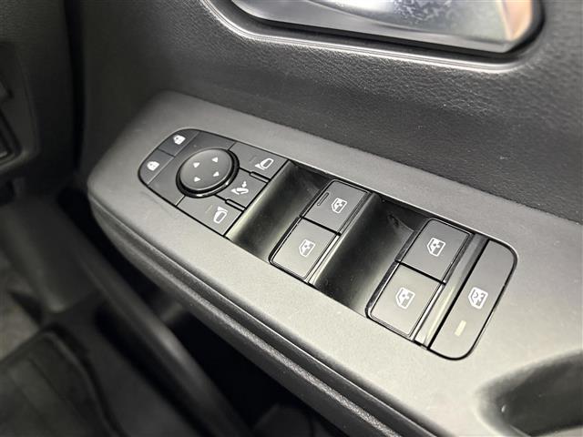 セレナ ハイウェイスターV 純正12.3インチナビ アラウンドビューモニター フルセグTV フリップダウンモニター プロパイロット エマージェンシーブレーキ ブラインドスポットワーニング ソナー機能 インテリジェントルームミラー(19枚目)