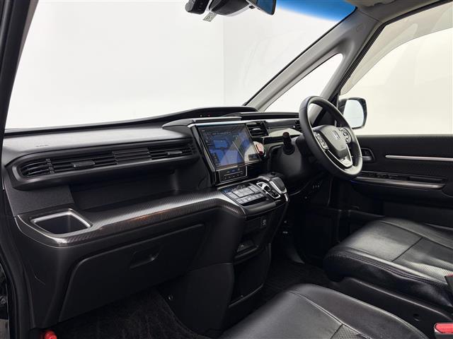 ステップワゴンスパーダ スパーダハイブリッド G ホンダセンシング ホンダセンシング 衝突被害軽減ブレーキ 誤発進抑制機能 アダプティブクルーズコントロール 先行車発進お知らせ機能 フリップダウンモニター 全方位カメラ 両側パワースライドドア ドライブレコーダー(24枚目)