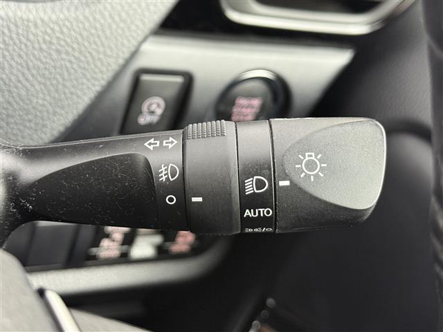 ヴォクシー ZS 煌III トヨタセーフティセンス プリクラッシュセーフティ レーンディパーチャーアラート オートマチックハイビーム クルーズコントロール 両側パワースライド 純正ナビ フリップダウンモニター ドライブレコーダー(7枚目)