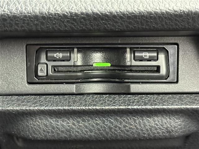 ヴォクシー ZS 煌III トヨタセーフティセンス プリクラッシュセーフティ レーンディパーチャーアラート オートマチックハイビーム クルーズコントロール 両側パワースライド 純正ナビ フリップダウンモニター ドライブレコーダー(12枚目)