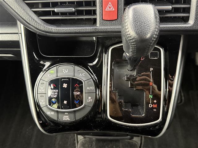 ヴォクシー ZS 煌III トヨタセーフティセンス プリクラッシュセーフティ レーンディパーチャーアラート オートマチックハイビーム クルーズコントロール 両側パワースライド 純正ナビ フリップダウンモニター ドライブレコーダー(15枚目)