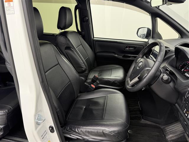 ヴォクシー ZS 煌III トヨタセーフティセンス プリクラッシュセーフティ レーンディパーチャーアラート オートマチックハイビーム クルーズコントロール 両側パワースライド 純正ナビ フリップダウンモニター ドライブレコーダー(21枚目)