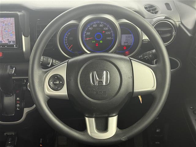 Ｎ－ＢＯＸカスタム Ｇ　ＳＳパッケージ　ＳＤナビ　地デジＴＶ　ＣＤ／ＤＶＤ　両側パワースライドドア　前方ドライブレコーダー　ＥＴＣ　純正フロアマット　純正１４インチアルミホイール　横滑り防止装置　オートライト　スマートキー　プッシュスタート（3枚目）