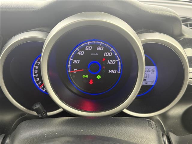 Ｎ－ＢＯＸカスタム Ｇ　ＳＳパッケージ　ＳＤナビ　地デジＴＶ　ＣＤ／ＤＶＤ　両側パワースライドドア　前方ドライブレコーダー　ＥＴＣ　純正フロアマット　純正１４インチアルミホイール　横滑り防止装置　オートライト　スマートキー　プッシュスタート（4枚目）