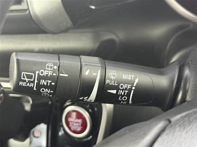 Ｎ－ＢＯＸカスタム Ｇ　ＳＳパッケージ　ＳＤナビ　地デジＴＶ　ＣＤ／ＤＶＤ　両側パワースライドドア　前方ドライブレコーダー　ＥＴＣ　純正フロアマット　純正１４インチアルミホイール　横滑り防止装置　オートライト　スマートキー　プッシュスタート（6枚目）