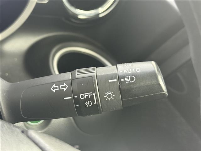 Ｎ－ＢＯＸカスタム Ｇ　ＳＳパッケージ　ＳＤナビ　地デジＴＶ　ＣＤ／ＤＶＤ　両側パワースライドドア　前方ドライブレコーダー　ＥＴＣ　純正フロアマット　純正１４インチアルミホイール　横滑り防止装置　オートライト　スマートキー　プッシュスタート（7枚目）