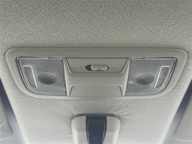 Ｎ－ＢＯＸカスタム Ｇ　ＳＳパッケージ　ＳＤナビ　地デジＴＶ　ＣＤ／ＤＶＤ　両側パワースライドドア　前方ドライブレコーダー　ＥＴＣ　純正フロアマット　純正１４インチアルミホイール　横滑り防止装置　オートライト　スマートキー　プッシュスタート（15枚目）