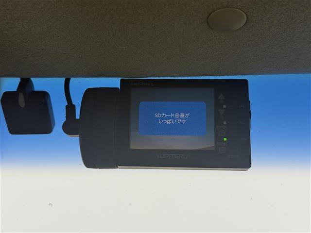 Ｎ－ＢＯＸカスタム Ｇ　ＳＳパッケージ　ＳＤナビ　地デジＴＶ　ＣＤ／ＤＶＤ　両側パワースライドドア　前方ドライブレコーダー　ＥＴＣ　純正フロアマット　純正１４インチアルミホイール　横滑り防止装置　オートライト　スマートキー　プッシュスタート（16枚目）