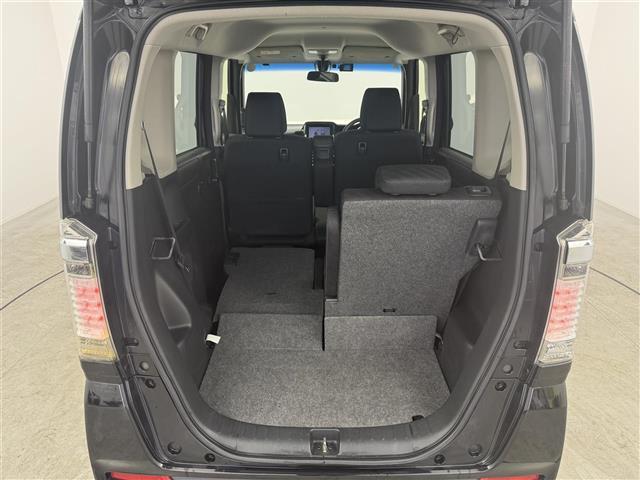 Ｎ－ＢＯＸカスタム Ｇ　ＳＳパッケージ　ＳＤナビ　地デジＴＶ　ＣＤ／ＤＶＤ　両側パワースライドドア　前方ドライブレコーダー　ＥＴＣ　純正フロアマット　純正１４インチアルミホイール　横滑り防止装置　オートライト　スマートキー　プッシュスタート（24枚目）