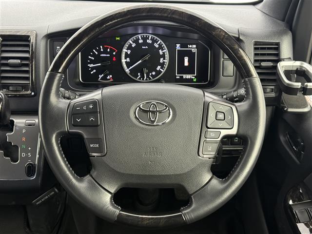 ハイエースバン スーパーＧＬ　ダーク　プライムＩＩ　純正ナビ　ＣＤ／ＤＶＤ　Ｂｌｕｅｔｏｏｔｈ接続　フルセグＴＶ　ＵＳＢ　ＨＤＭＩ入力　バックカメラ　ＥＴＣ　ドライブレコーダー　両側パワースライドドア　デジタルインナーミラー　プリクラッシュセーフティ（3枚目）