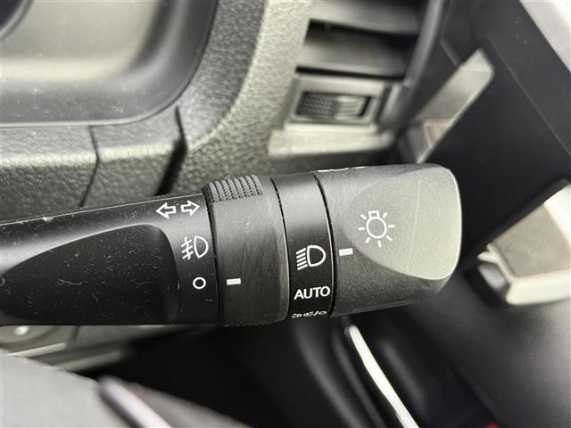 ハイエースバン スーパーＧＬ　ダーク　プライムＩＩ　純正ナビ　ＣＤ／ＤＶＤ　Ｂｌｕｅｔｏｏｔｈ接続　フルセグＴＶ　ＵＳＢ　ＨＤＭＩ入力　バックカメラ　ＥＴＣ　ドライブレコーダー　両側パワースライドドア　デジタルインナーミラー　プリクラッシュセーフティ（8枚目）