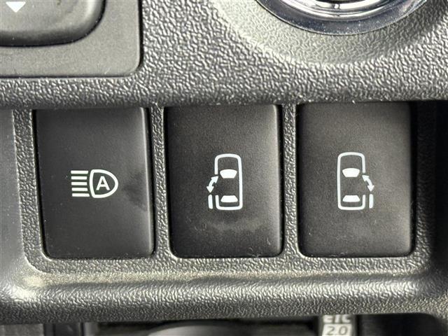 ハイエースバン スーパーＧＬ　ダーク　プライムＩＩ　純正ナビ　ＣＤ／ＤＶＤ　Ｂｌｕｅｔｏｏｔｈ接続　フルセグＴＶ　ＵＳＢ　ＨＤＭＩ入力　バックカメラ　ＥＴＣ　ドライブレコーダー　両側パワースライドドア　デジタルインナーミラー　プリクラッシュセーフティ（11枚目）