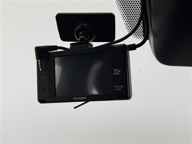 ハイエースバン スーパーＧＬ　ダーク　プライムＩＩ　純正ナビ　ＣＤ／ＤＶＤ　Ｂｌｕｅｔｏｏｔｈ接続　フルセグＴＶ　ＵＳＢ　ＨＤＭＩ入力　バックカメラ　ＥＴＣ　ドライブレコーダー　両側パワースライドドア　デジタルインナーミラー　プリクラッシュセーフティ（19枚目）