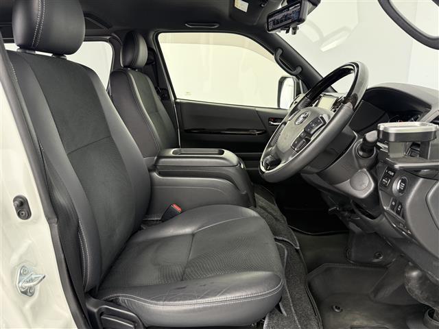 ハイエースバン スーパーＧＬ　ダーク　プライムＩＩ　純正ナビ　ＣＤ／ＤＶＤ　Ｂｌｕｅｔｏｏｔｈ接続　フルセグＴＶ　ＵＳＢ　ＨＤＭＩ入力　バックカメラ　ＥＴＣ　ドライブレコーダー　両側パワースライドドア　デジタルインナーミラー　プリクラッシュセーフティ（22枚目）