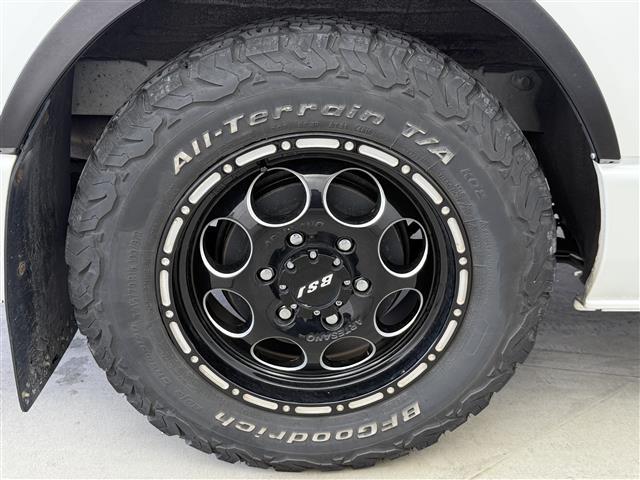 ハイエースバン スーパーＧＬ　ダーク　プライムＩＩ　純正ナビ　ＣＤ／ＤＶＤ　Ｂｌｕｅｔｏｏｔｈ接続　フルセグＴＶ　ＵＳＢ　ＨＤＭＩ入力　バックカメラ　ＥＴＣ　ドライブレコーダー　両側パワースライドドア　デジタルインナーミラー　プリクラッシュセーフティ（39枚目）