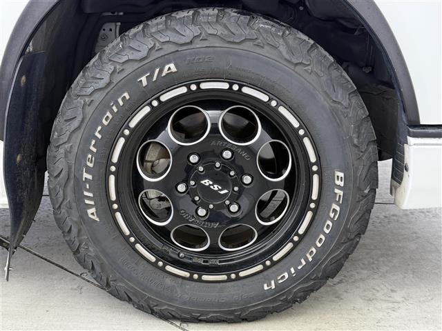 ハイエースバン スーパーＧＬ　ダーク　プライムＩＩ　純正ナビ　ＣＤ／ＤＶＤ　Ｂｌｕｅｔｏｏｔｈ接続　フルセグＴＶ　ＵＳＢ　ＨＤＭＩ入力　バックカメラ　ＥＴＣ　ドライブレコーダー　両側パワースライドドア　デジタルインナーミラー　プリクラッシュセーフティ（41枚目）