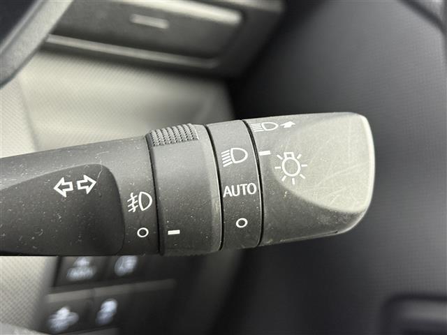 ライズ Ｚ　スマートアシスト　純正ナビ　フルセグＴＶ　パノラミックビューモニター　レーダークルーズコントロール　前後ドラレコ　ブラインドスポットモニター　シートヒーター　パドルシフト　ルーフキャリア　スペアキー（8枚目）