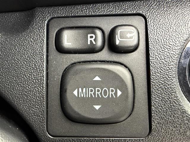 ハイエースワゴン ＧＬ　ＦＬＥＸコンプリートカー　シートアレンジ【ｆａｍｉｌｉａｒ】　ヒッチメンバー　防虫ネット　アミエース（左後網戸）　フロントバンパー　テールランプ　フォグランプ　社外ナビ　後席モニター　全方位カメラ（18枚目）