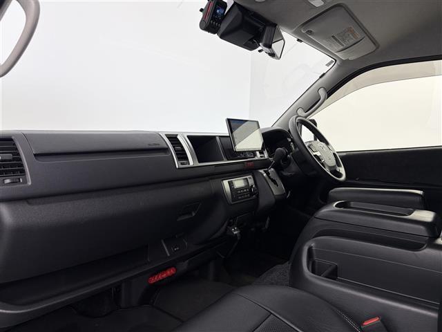 ハイエースワゴン ＧＬ　ＦＬＥＸコンプリートカー　シートアレンジ【ｆａｍｉｌｉａｒ】　ヒッチメンバー　防虫ネット　アミエース（左後網戸）　フロントバンパー　テールランプ　フォグランプ　社外ナビ　後席モニター　全方位カメラ（23枚目）