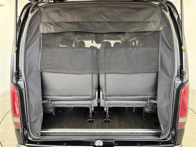 ハイエースワゴン ＧＬ　ＦＬＥＸコンプリートカー　シートアレンジ【ｆａｍｉｌｉａｒ】　ヒッチメンバー　防虫ネット　アミエース（左後網戸）　フロントバンパー　テールランプ　フォグランプ　社外ナビ　後席モニター　全方位カメラ（27枚目）