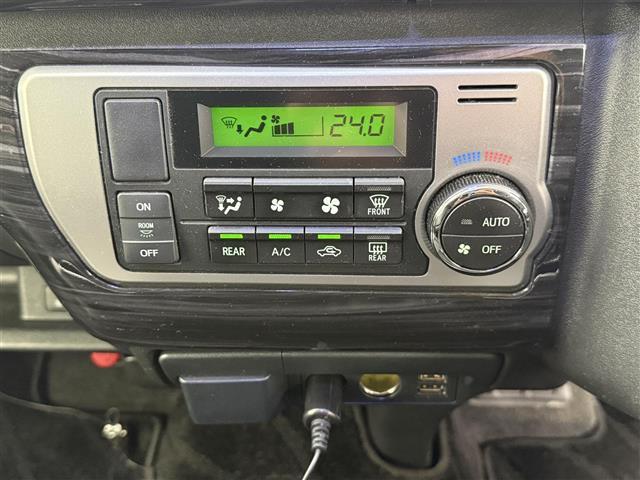 ハイエースワゴン ＧＬ　伊原工業アイシート（ベッドキット）　フロントスポイラー／リアスポイラー／リアウィング　ＳＤナビ（ＡＶＩＣ－ＺＨ０７７７Ｗ　フリップダウンモニター　ダズフェローズテールランプ　パワースライドドア　ＥＴＣ（13枚目）