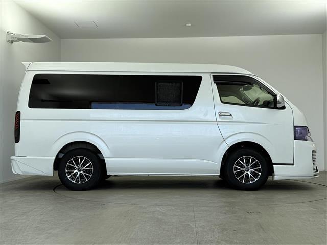 ハイエースワゴン ＧＬ　伊原工業アイシート（ベッドキット）　フロントスポイラー／リアスポイラー／リアウィング　ＳＤナビ（ＡＶＩＣ－ＺＨ０７７７Ｗ　フリップダウンモニター　ダズフェローズテールランプ　パワースライドドア　ＥＴＣ（27枚目）