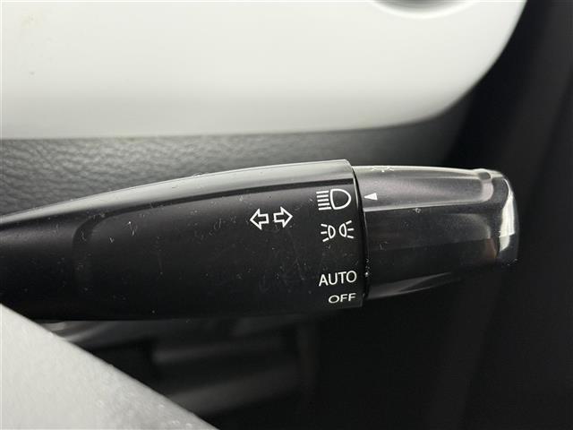 フレアクロスオーバー ＸＴ　ナビ　フルセグＴＶ　ＤＶＤ／ＣＤ　ＵＳＢ　デュアルカメラブレーキサポート　シートヒーター　ＥＴＣ　純正１８インチアルミホイール　横滑り防止装置　純正フロアマット　オートライト　スマートキー　スペアキー（6枚目）