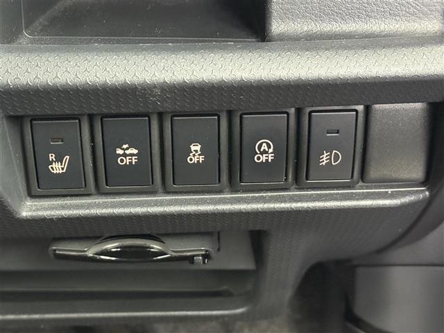 フレアクロスオーバー ＸＴ　ナビ　フルセグＴＶ　ＤＶＤ／ＣＤ　ＵＳＢ　デュアルカメラブレーキサポート　シートヒーター　ＥＴＣ　純正１８インチアルミホイール　横滑り防止装置　純正フロアマット　オートライト　スマートキー　スペアキー（8枚目）