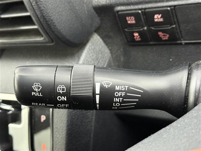 シエンタ ハイブリッドＧ　純正ナビ　フルセグＴＶ　トヨタセーフティセンス　プリクラッシュセーフティ　両側パワースライドドア　ドライブレコーダー　ＥＴＣ２．０　スマートキー　プッシュスタート　ドライブモード切替　コーナーポール（7枚目）