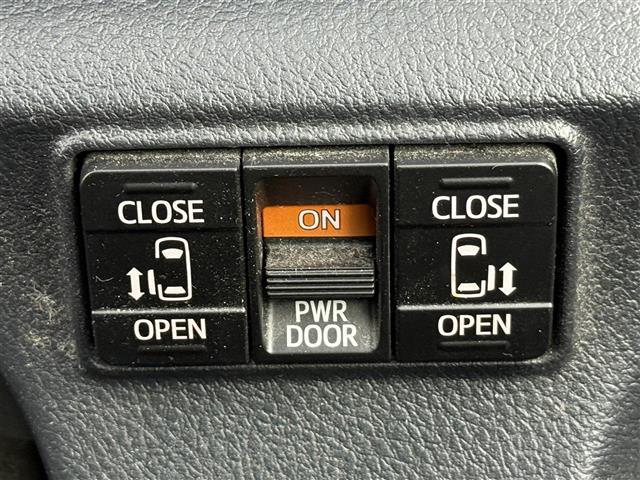 シエンタ ハイブリッドＧ　純正ナビ　フルセグＴＶ　トヨタセーフティセンス　プリクラッシュセーフティ　両側パワースライドドア　ドライブレコーダー　ＥＴＣ２．０　スマートキー　プッシュスタート　ドライブモード切替　コーナーポール（10枚目）