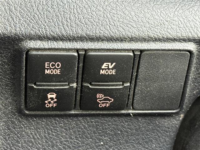 シエンタ ハイブリッドＧ　純正ナビ　フルセグＴＶ　トヨタセーフティセンス　プリクラッシュセーフティ　両側パワースライドドア　ドライブレコーダー　ＥＴＣ２．０　スマートキー　プッシュスタート　ドライブモード切替　コーナーポール（11枚目）