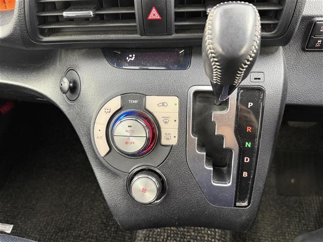 シエンタ ハイブリッドＧ　純正ナビ　フルセグＴＶ　トヨタセーフティセンス　プリクラッシュセーフティ　両側パワースライドドア　ドライブレコーダー　ＥＴＣ２．０　スマートキー　プッシュスタート　ドライブモード切替　コーナーポール（15枚目）