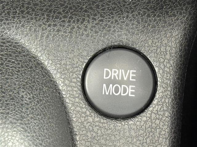 ノート ｅ－パワー　Ｘ　社外ナビ　Ｂｌｕｅｔｏｏｔｈ接続　フルセグＴＶ　ＣＤ／ＤＶＤ　衝突被害軽減ブレーキ　ＥＴＣ　オートライト　スマートキー　プッシュスタート　純正１５インチアルミホイール　フロアマット　スペアキー（8枚目）