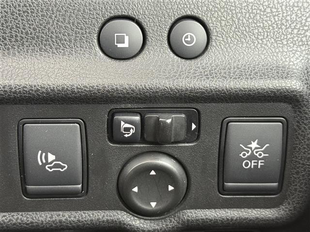 ノート ｅ－パワー　Ｘ　社外ナビ　Ｂｌｕｅｔｏｏｔｈ接続　フルセグＴＶ　ＣＤ／ＤＶＤ　衝突被害軽減ブレーキ　ＥＴＣ　オートライト　スマートキー　プッシュスタート　純正１５インチアルミホイール　フロアマット　スペアキー（9枚目）