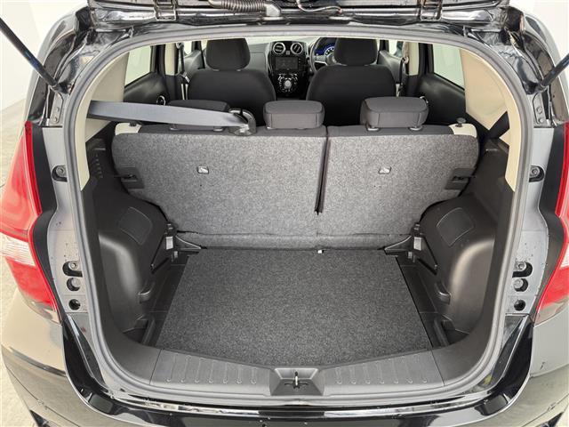 ノート ｅ－パワー　Ｘ　社外ナビ　Ｂｌｕｅｔｏｏｔｈ接続　フルセグＴＶ　ＣＤ／ＤＶＤ　衝突被害軽減ブレーキ　ＥＴＣ　オートライト　スマートキー　プッシュスタート　純正１５インチアルミホイール　フロアマット　スペアキー（22枚目）