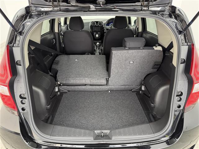 ノート ｅ－パワー　Ｘ　社外ナビ　Ｂｌｕｅｔｏｏｔｈ接続　フルセグＴＶ　ＣＤ／ＤＶＤ　衝突被害軽減ブレーキ　ＥＴＣ　オートライト　スマートキー　プッシュスタート　純正１５インチアルミホイール　フロアマット　スペアキー（24枚目）