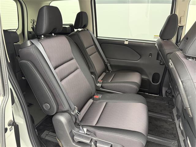 セレナ ｅ－パワー　ハイウェイスターＶ　ワンオーナー　ＡＬＰＩＮＥナビ　フルセグＴＶ　フリップダウンモニター　プロパイロット　エマージェンシーブレーキ　両側パワースライドドア　ドラレコ　ＥＴＣ　ＷｅｄｓＳｐｏｒｔ１８インチアルミホイール（23枚目）