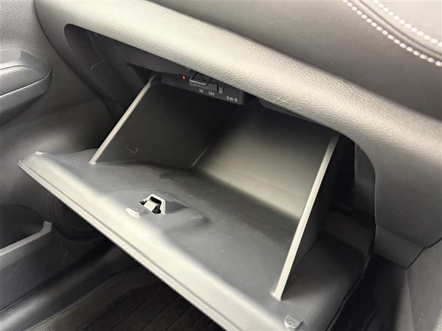 キックス X 90周年記念車 ワンオーナー プロパイロット 純正ナビ 全方位カメラ ハーフレザー ETC ドラレコ デジタルインナーミラー シートヒーター ステアリングヒーター オートライト 純正フロアマット スマートキー(17枚目)