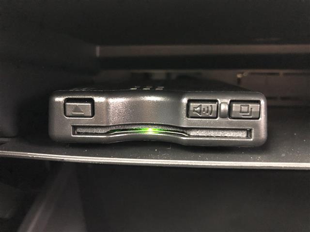 タフト Ｇ　クロムベンチャー　９インチディスプレイオーディオ　アラウンドビューモニター　ガラスルーフ　シートヒーター　ＨＤＭＩ／ＵＳＢ　ＥＴＣ　電子パーキング　オートホールド　ルーフレール　ＬＥＤライト　スマートキー　フロアマット（17枚目）