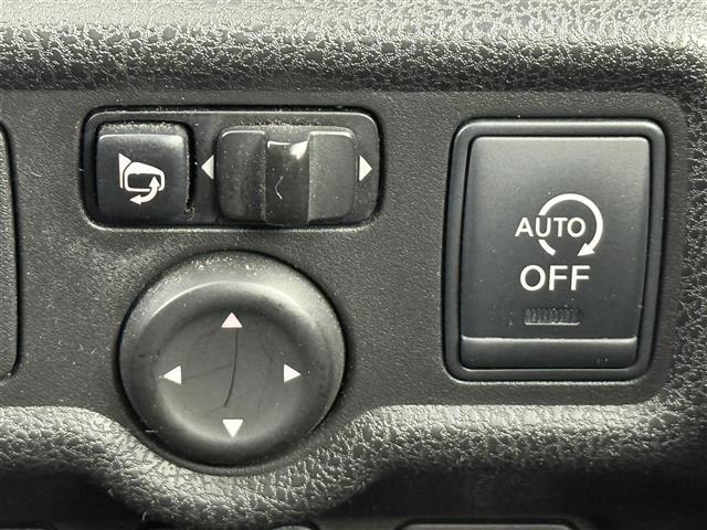 ノート ライダー ETC 純正フロアマット スマートキー プッシュスタート ドアバイザー 電動格納ミラー アイドリングストップ シガーソケット 社外15インチAW フルセグTV CD DVD 取扱説明書 保証書(8枚目)