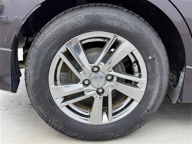 ノート ライダー ETC 純正フロアマット スマートキー プッシュスタート ドアバイザー 電動格納ミラー アイドリングストップ シガーソケット 社外15インチAW フルセグTV CD DVD 取扱説明書 保証書(38枚目)