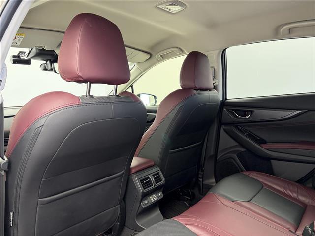 レヴォーグ ＳＴＩスポーツ　ＥＸ　ハーマンカードンスピーカー　全方位カメラ　レーダークルーズコントロール　ドライブレコーダー　１１．６型縦型ナビ　フルセグ　Ｂｌｕｅｔｏｏｔｈ　シートヒーター　赤黒レザーシート　パドルシフト　衝突軽減（26枚目）