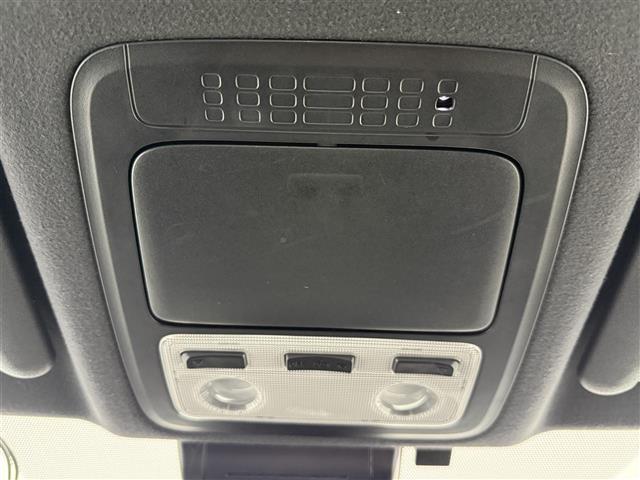 ヴォクシー ＺＳ　煌ＩＩＩ　純正１０インチナビ　純正１２インチフリップダウンモニター　バックカメラ　ワンセグＴＶ　トヨタセーフティセンス　クルーズコントロール　衝突被害軽減システム　横滑り防止装置　コーナーセンサー　ＥＴＣ（17枚目）